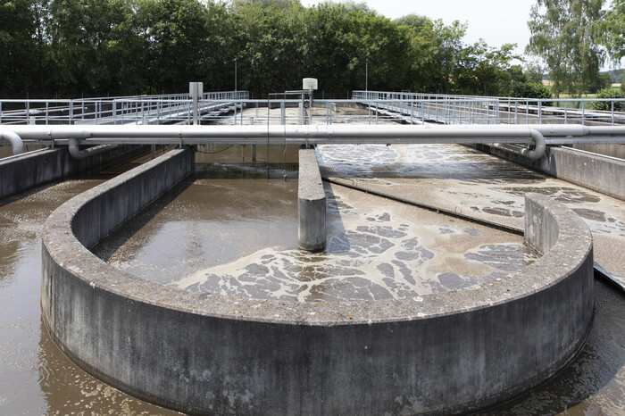 Tilførsel av oksygen til mikroorganismene i aktivslambassenget.