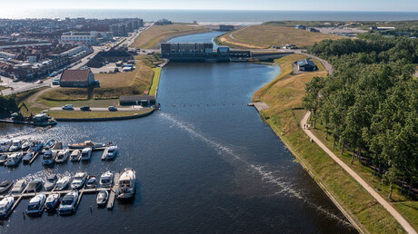Bobleforheng ved The Great Bubble Barrier i Katwijk i Nederland.